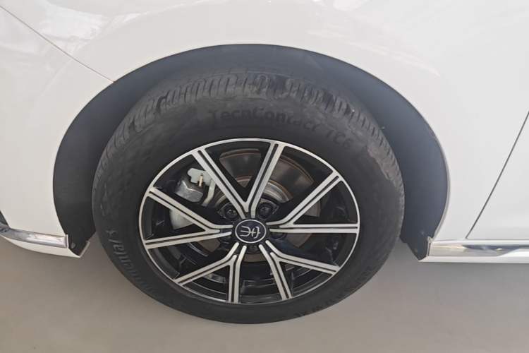 Used BYD Song MAX New Energy 2022 DM-i 105KM Executive Edition Left Front Wheel Hub