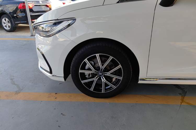 Used BYD Song MAX New Energy 2022 DM-i 105KM Executive Edition Left Front Wheel Hub