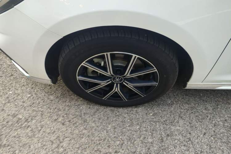 Used BYD Song MAX New Energy 2022 DM-i 105KM Flagship Model Left Front Wheel Hub