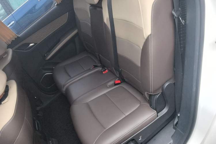 Used BYD Song MAX New Energy 2022 DM-i 105KM Flagship Model Left Rear Seat