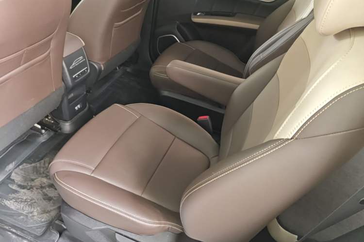 Used BYD Song MAX New Energy 2022 DM-i 105KM Executive Edition Left Rear Seat