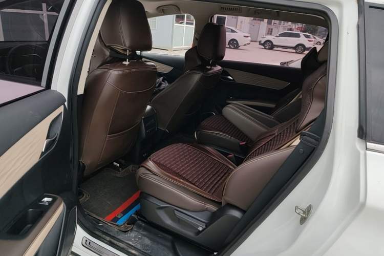 Used BYD Song MAX New Energy 2022 DM-i 105KM Executive Edition Left Rear Seat