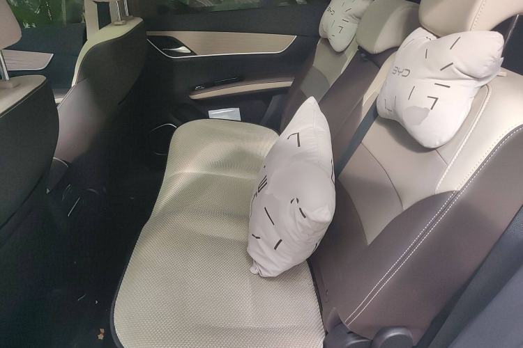 Used BYD Song MAX New Energy 2022 DM-i 105KM Flagship Model Left Rear Seat