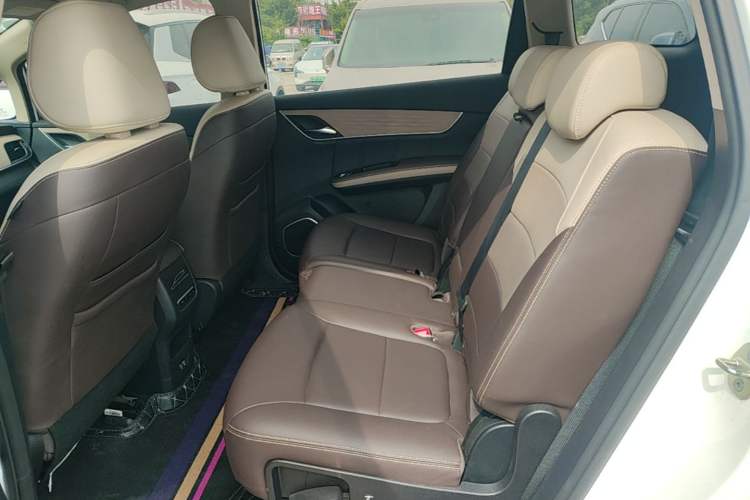 Used BYD Song MAX New Energy 2022 DM-i 105KM Flagship Model Left Rear Seat