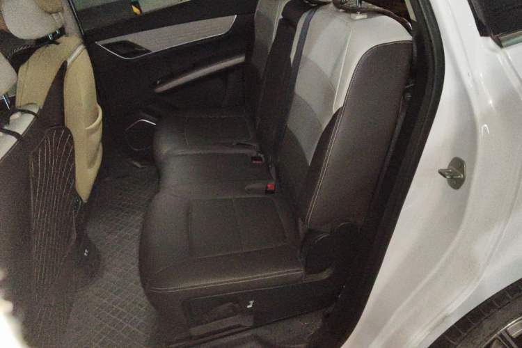 Used BYD Song MAX New Energy 2022 DM-i 105KM Flagship Model Left Rear Seat
