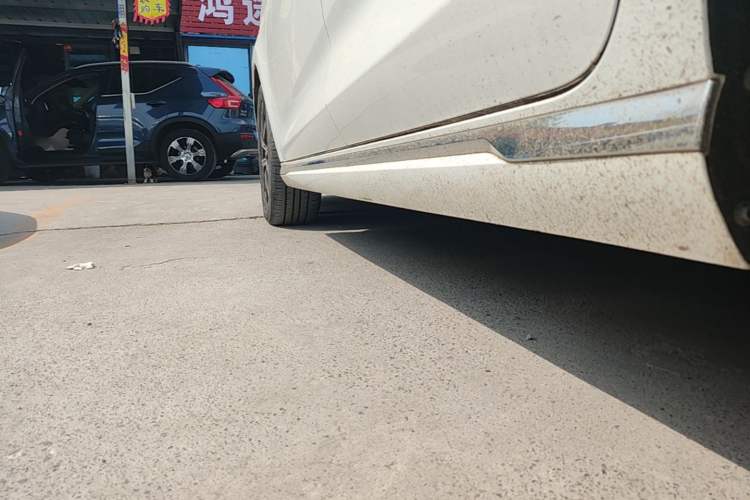 Used BYD Song MAX New Energy 2022 DM-i 105KM Flagship Model Left Side Sill