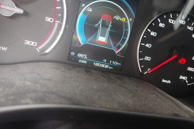 Used BYD Song MAX New Energy 2022 DM-i 105KM Flagship Model Odometer Close Up
