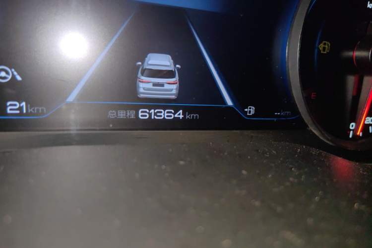 Used BYD Song MAX New Energy 2022 DM-i 105KM Executive Edition Odometer Close Up
