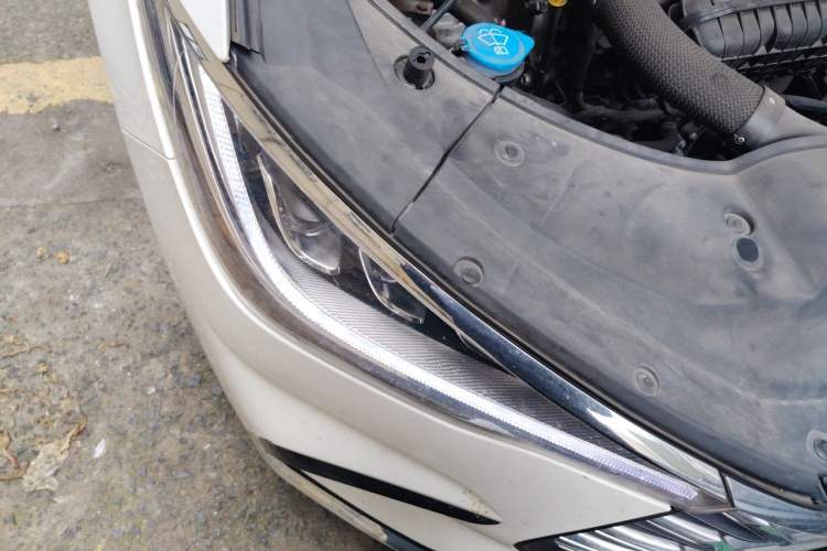Used BYD Song MAX New Energy 2022 DM-i 105KM Executive Edition Right Front Headlight