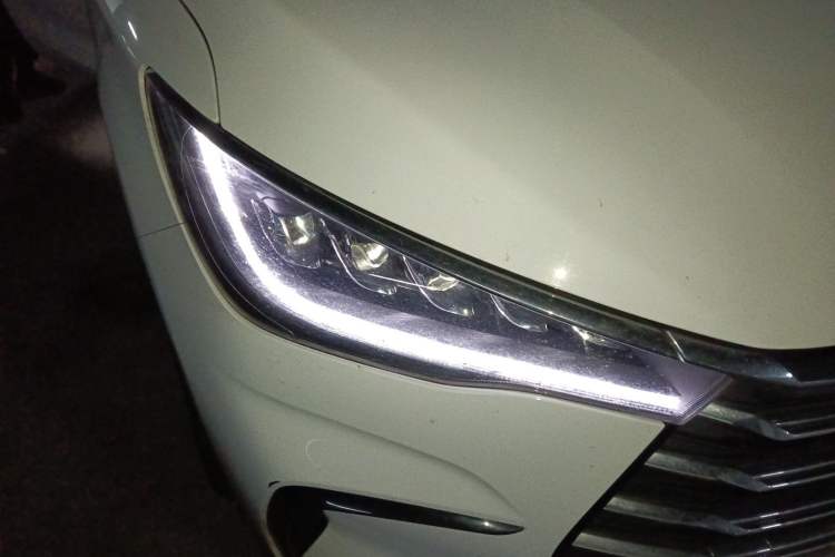 Used BYD Song MAX New Energy 2022 DM-i 105KM Flagship Model Right Front Headlight