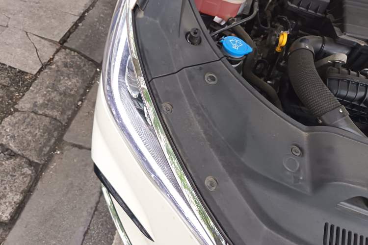 Used BYD Song MAX New Energy 2022 DM-i 105KM Prestige Model Right Front Headlight