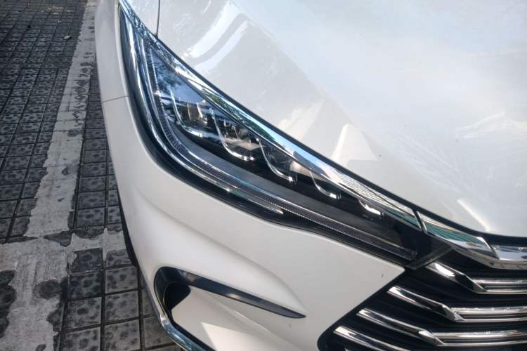 Used BYD Song MAX New Energy 2022 DM-i 105KM Prestige Model Right Front Headlight