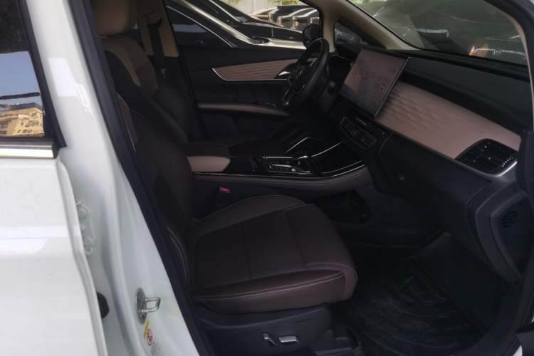 Used BYD Song MAX New Energy 2022 DM-i 105KM Executive Edition Right Front Seat