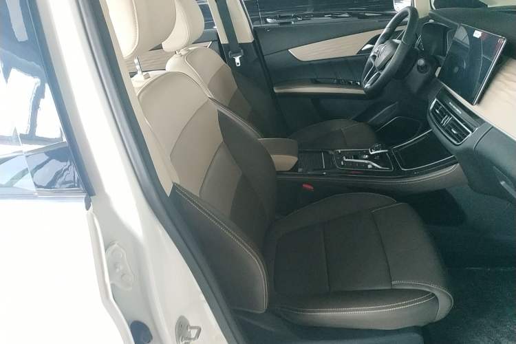 Used BYD Song MAX New Energy 2022 DM-i 105KM Flagship Model Right Front Seat