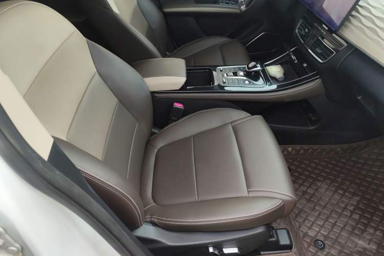 Used BYD Song MAX New Energy 2022 DM-i 105KM Executive Edition Right Front Seat