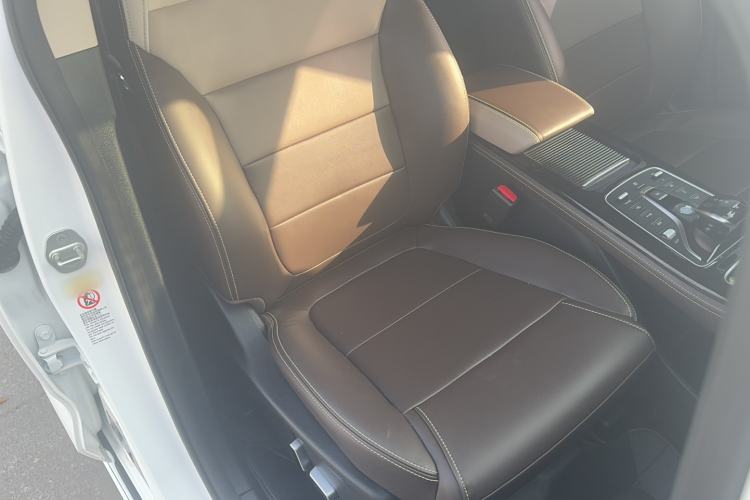 Used BYD Song MAX New Energy 2022 DM-i 105KM Flagship Model Right Front Seat