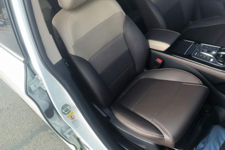 Used BYD Song MAX New Energy 2022 DM-i 105KM Prestige Model Right Front Seat