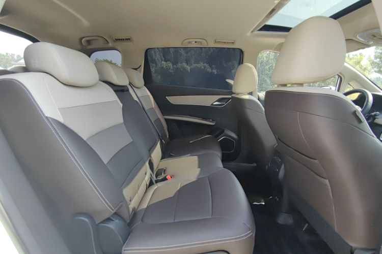 Used BYD Song MAX New Energy 2022 DM-i 105KM Prestige Model Right Front Seat