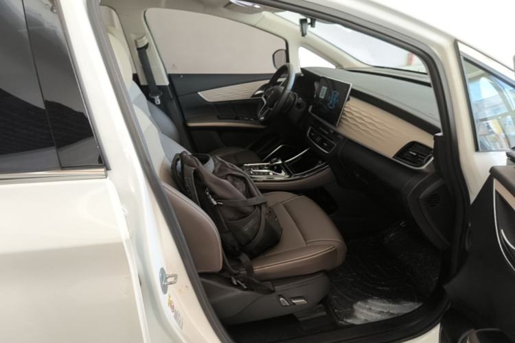 Used BYD Song MAX New Energy 2022 DM-i 105KM Flagship Model Right Front Seat