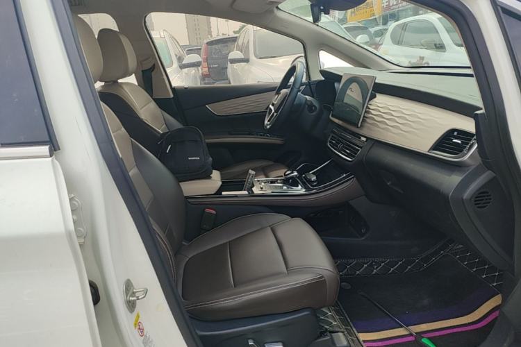 Used BYD Song MAX New Energy 2022 DM-i 105KM Flagship Model Right Front Seat