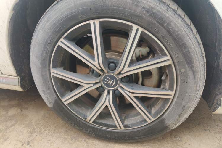 Used BYD Song MAX New Energy 2022 DM-i 105KM Flagship Model Right Front Wheel Hub