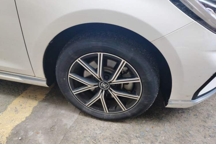 Used BYD Song MAX New Energy 2022 DM-i 105KM Executive Edition Right Front Wheel Hub