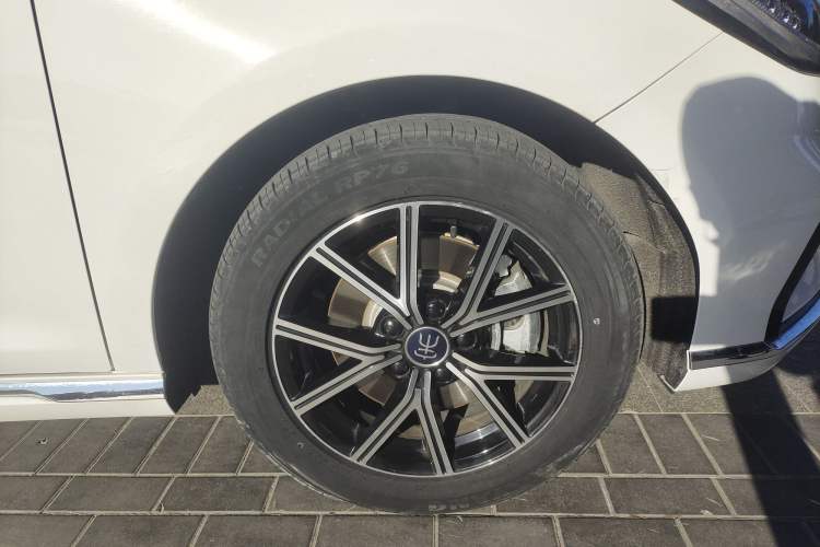 Used BYD Song MAX New Energy 2022 DM-i 105KM Executive Edition Right Front Wheel Hub