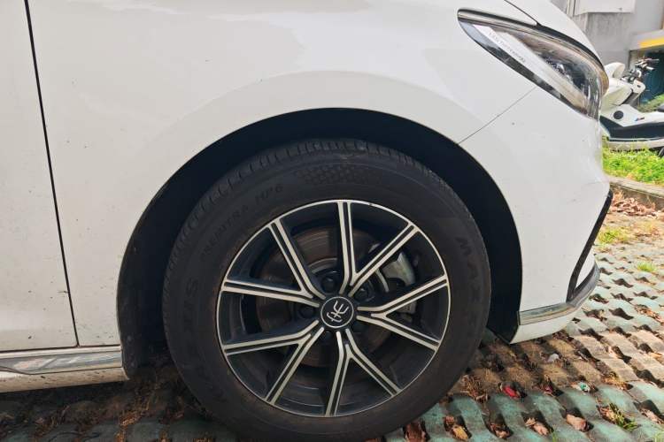 Used BYD Song MAX New Energy 2022 DM-i 105KM Executive Edition Right Front Wheel Hub