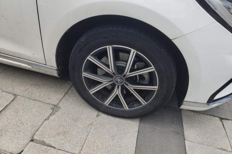 Used BYD Song MAX New Energy 2022 DM-i 105KM Executive Edition Right Front Wheel Hub
