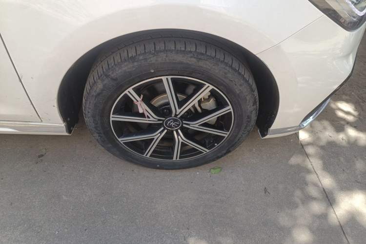 Used BYD Song MAX New Energy 2022 DM-i 105KM Flagship Model Right Front Wheel Hub