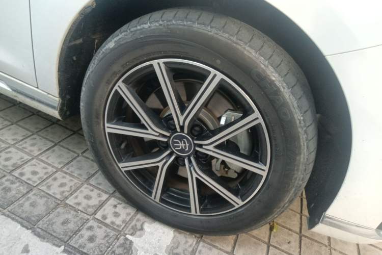 Used BYD Song MAX New Energy 2022 DM-i 105KM Prestige Model Right Front Wheel Hub