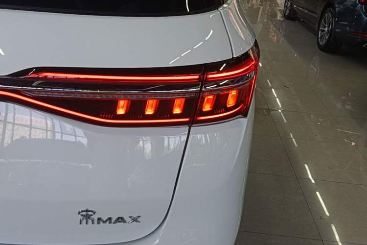 Used BYD Song MAX New Energy 2022 DM-i 105KM Executive Edition Right Rear Taillight