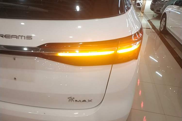 Used BYD Song MAX New Energy 2022 DM-i 105KM Executive Edition Right Rear Taillight