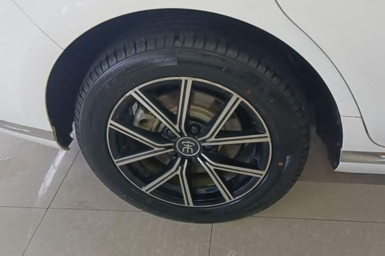 Used BYD Song MAX New Energy 2022 DM-i 105KM Executive Edition Right Rear Wheel Hub