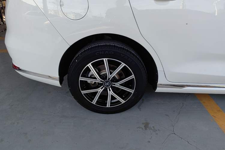 Used BYD Song MAX New Energy 2022 DM-i 105KM Executive Edition Right Rear Wheel Hub