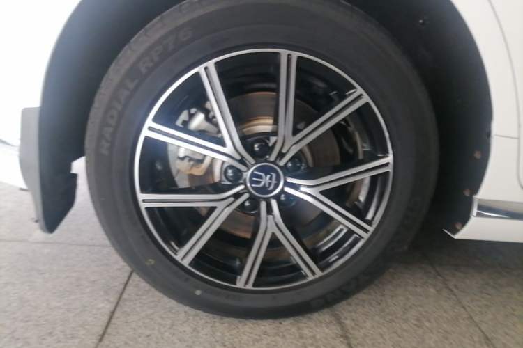 Used BYD Song MAX New Energy 2022 DM-i 105KM Executive Edition Right Rear Wheel Hub
