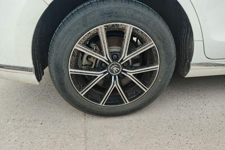 Used BYD Song MAX New Energy 2022 DM-i 105KM Flagship Model Right Rear Wheel Hub