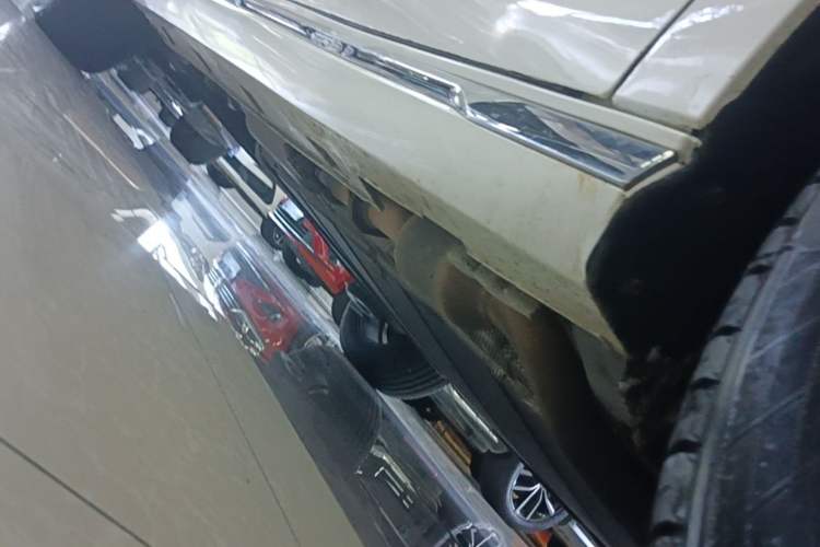 Used BYD Song MAX New Energy 2022 DM-i 105KM Executive Edition Right Side Sill