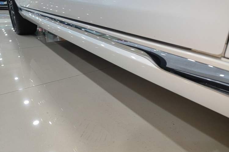 Used BYD Song MAX New Energy 2022 DM-i 105KM Executive Edition Right Side Sill