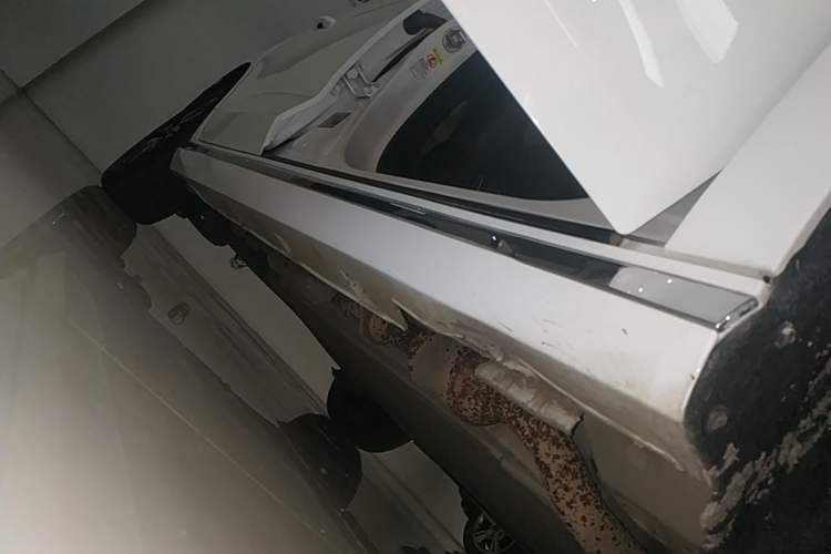Used BYD Song MAX New Energy 2022 DM-i 105KM Executive Edition Right Side Sill