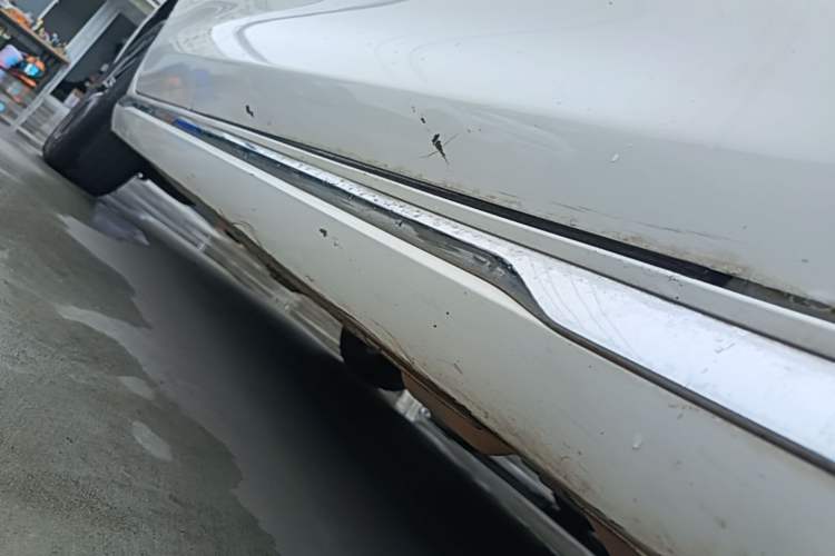 Used BYD Song MAX New Energy 2022 DM-i 105KM Flagship Model Right Side Sill