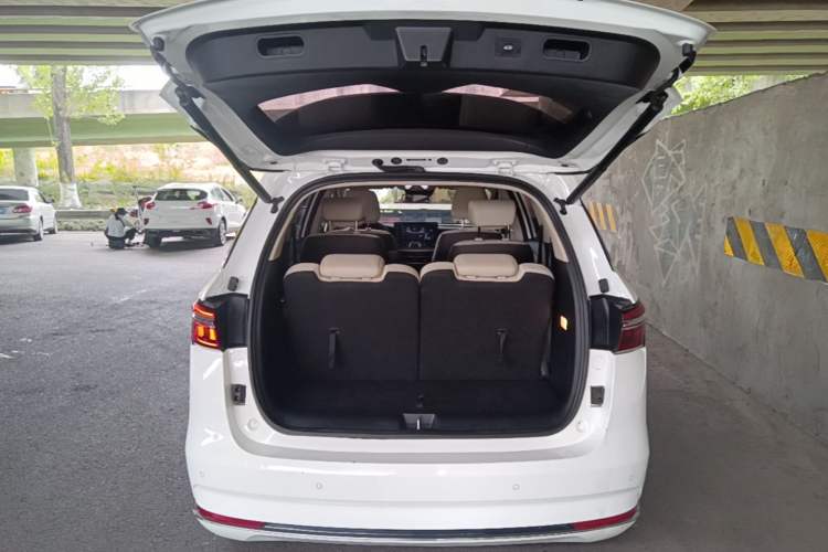 Used BYD Song MAX New Energy 2022 DM-i 105KM Executive Edition Trunk