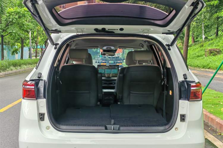 Used BYD Song MAX New Energy 2022 DM-i 105KM Executive Edition Trunk