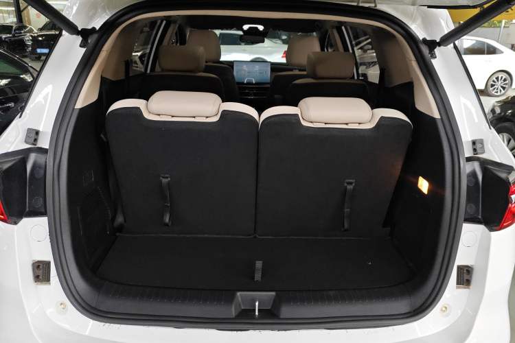 Used BYD Song MAX New Energy 2022 DM-i 105KM Executive Edition Trunk