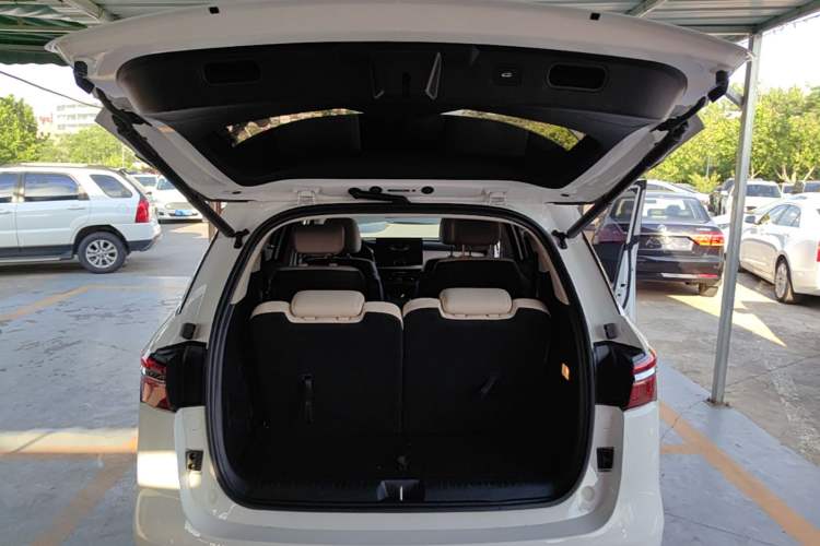 Used BYD Song MAX New Energy 2022 DM-i 105KM Executive Edition Trunk