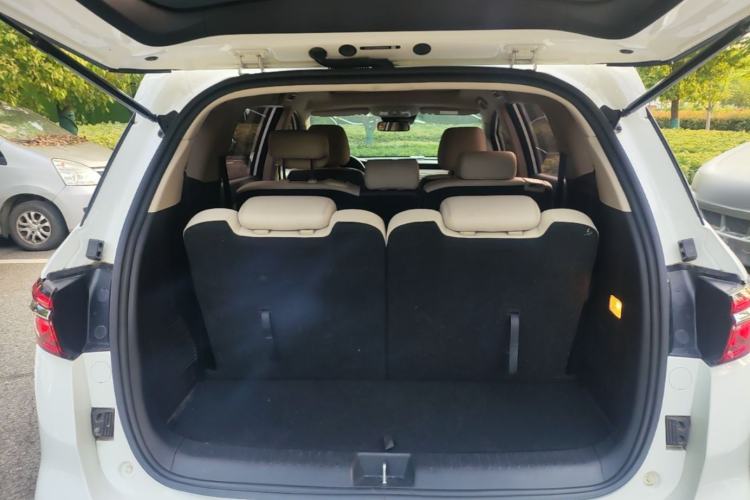 Used BYD Song MAX New Energy 2022 DM-i 105KM Flagship Model Trunk