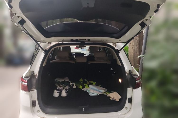 Used BYD Song MAX New Energy 2022 DM-i 105KM Flagship Model Trunk