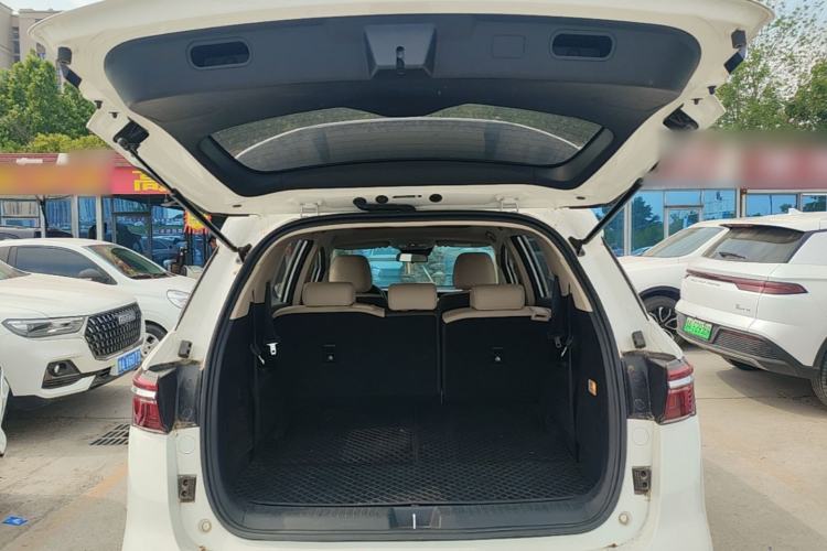 Used BYD Song MAX New Energy 2022 DM-i 105KM Flagship Model Trunk