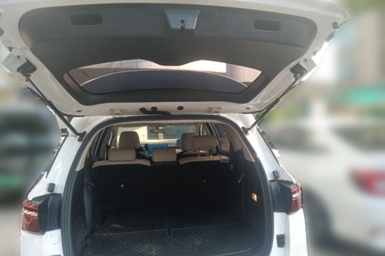 Used BYD Song MAX New Energy 2022 DM-i 105KM Prestige Model Trunk