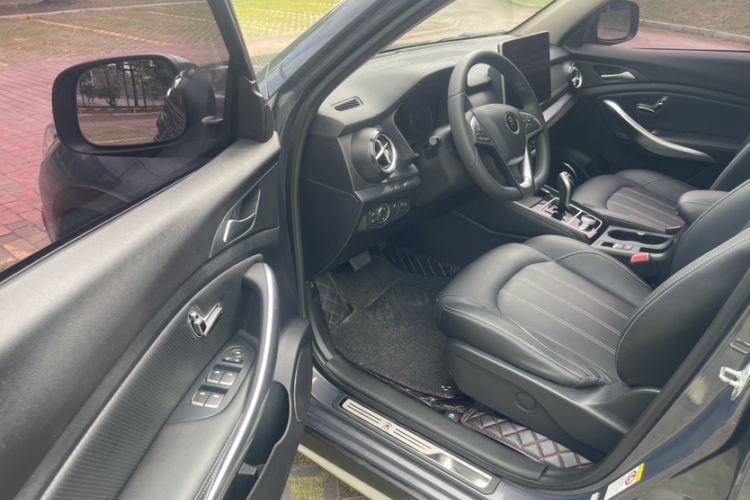 Used BYD Song New Energy 2019 Song DM 1.5TID Smart Connect Dynamic Model Interior 4